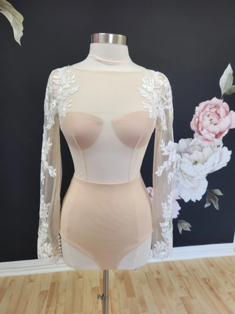Lace Shoulder and Sleeve Long Sleeve Bodysuit Sz 6 Ivory
